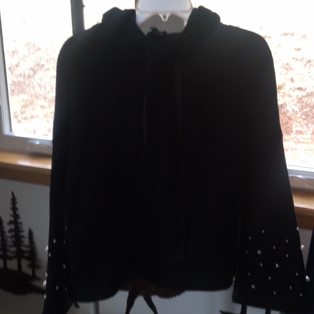 Sweatshirt with pearls